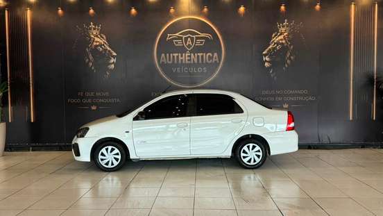 TOYOTA-ETIOS-2017