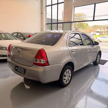 TOYOTA-ETIOS-2016