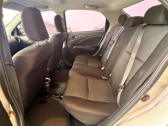 TOYOTA-ETIOS-1.5 XS SEDAN 16V FLEX 4P AUTOMÁTICO TOYOTA-ETIOS-2016