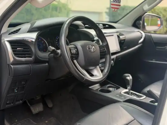 TOYOTA-HILUX-2.7 SRV 4X2 CD 16V FLEX 4P AUTOMÁTICO TOYOTA-HILUX-2017