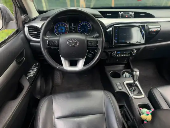 TOYOTA-HILUX-2017