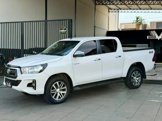 TOYOTA-HILUX-2.7 SRV 4X4 CD 16V FLEX 4P AUTOMÁTICO TOYOTA-HILUX-2019