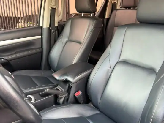 TOYOTA-HILUX-2.7 SRV 4X4 CD 16V FLEX 4P AUTOMÁTICO TOYOTA-HILUX-2019