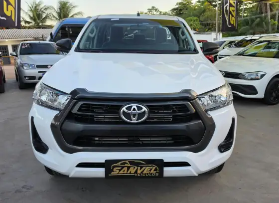 TOYOTA HILUX 2.8 D-4D TURBO DIESEL CD POWER PACK 4X4 MANUAL