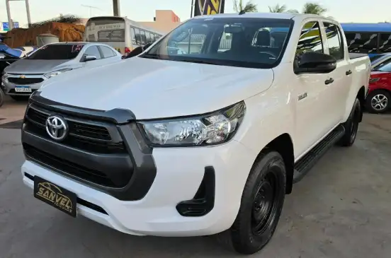 TOYOTA-HILUX-2023
