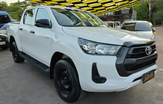 TOYOTA-HILUX-2.8 D-4D TURBO DIESEL CD POWER PACK 4X4 MANUAL TOYOTA-HILUX-2023