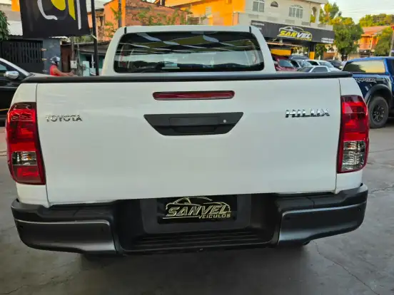 TOYOTA-HILUX-2.8 D-4D TURBO DIESEL CD POWER PACK 4X4 MANUAL TOYOTA-HILUX-2023