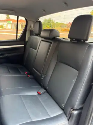 TOYOTA-HILUX-2022