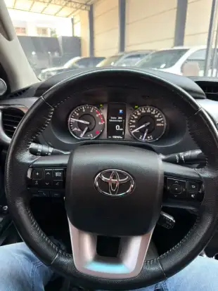 TOYOTA-HILUX-2022