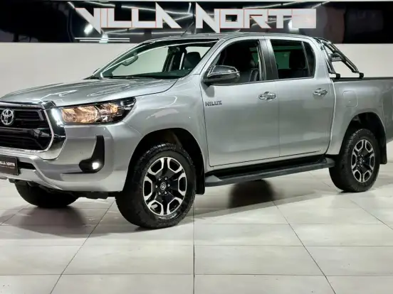 TOYOTA-HILUX-2.8 D-4D TURBO DIESEL CD SRV 4X4 AUTOMÁTICO TOYOTA-HILUX-2024