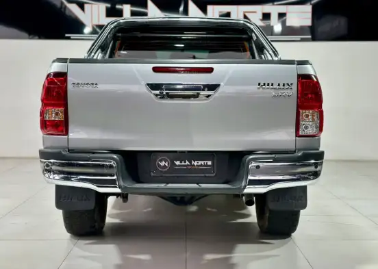 TOYOTA-HILUX-2024