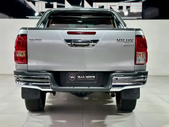 TOYOTA-HILUX-2.8 D-4D TURBO DIESEL CD SRV 4X4 AUTOMÁTICO TOYOTA-HILUX-2024