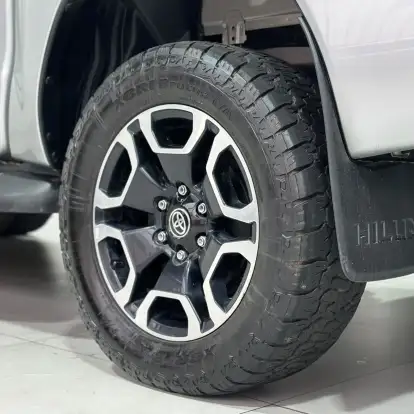 TOYOTA-HILUX-2024