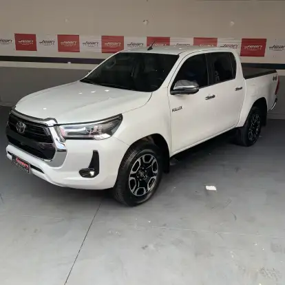 TOYOTA-HILUX-2025