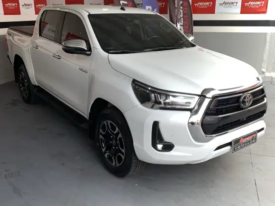 TOYOTA-HILUX-2.8 D-4D TURBO DIESEL CD SRX 4X4 AUTOMÁTICO TOYOTA-HILUX-2025