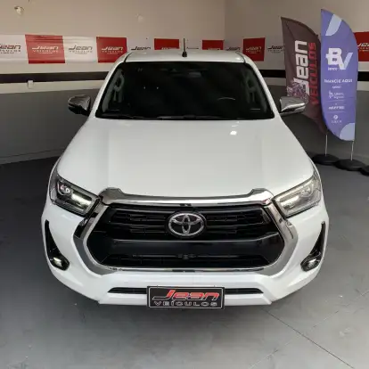 TOYOTA-HILUX-2025
