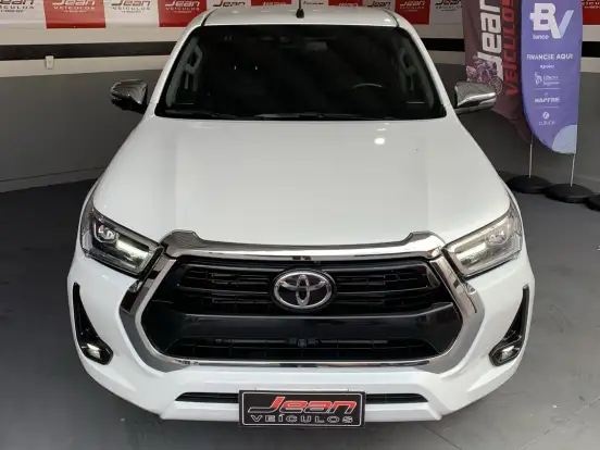 TOYOTA-HILUX-2.8 D-4D TURBO DIESEL CD SRX 4X4 AUTOMÁTICO TOYOTA-HILUX-2025