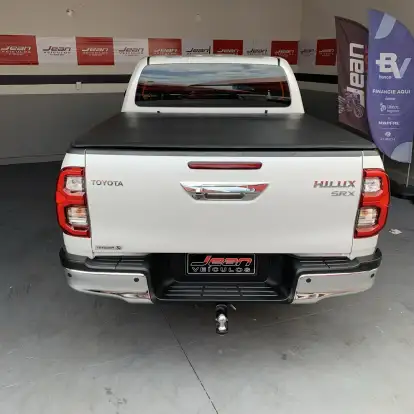 TOYOTA-HILUX-2025