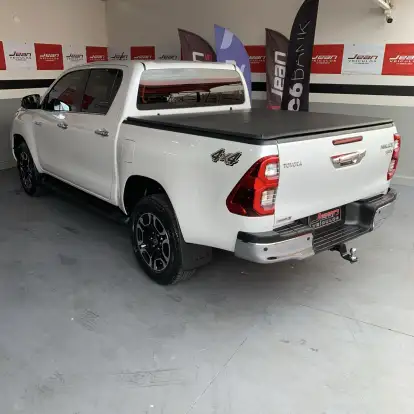 TOYOTA-HILUX-2025