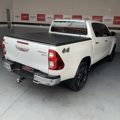 TOYOTA-HILUX-2025
