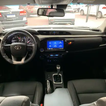 TOYOTA-HILUX-2025