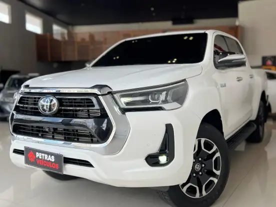 TOYOTA-HILUX-2.8 D-4D TURBO DIESEL CD SRX 4X4 AUTOMÁTICO TOYOTA-HILUX-2022
