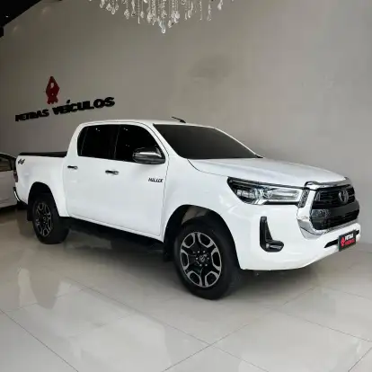 TOYOTA-HILUX-2022