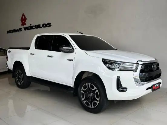 TOYOTA-HILUX-2.8 D-4D TURBO DIESEL CD SRX 4X4 AUTOMÁTICO TOYOTA-HILUX-2022