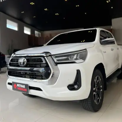 TOYOTA-HILUX-2022