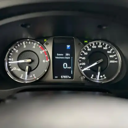 TOYOTA-HILUX-2022