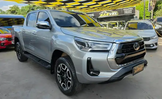 TOYOTA-HILUX-2021