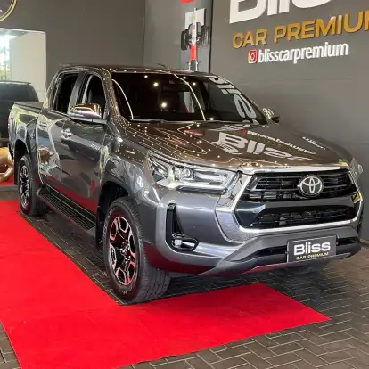 TOYOTA-HILUX-2022
