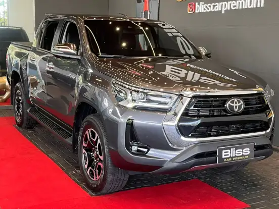 TOYOTA-HILUX-2.8 D-4D TURBO DIESEL CD SRX 4X4 AUTOMÁTICO TOYOTA-HILUX-2022