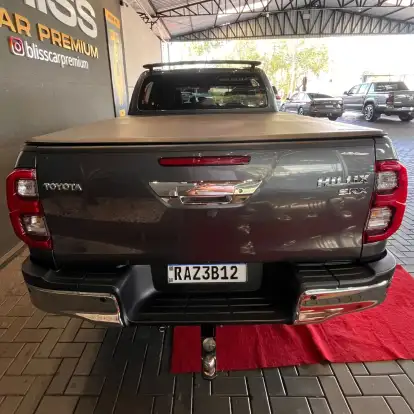 TOYOTA-HILUX-2.8 D-4D TURBO DIESEL CD SRX 4X4 AUTOMÁTICO TOYOTA-HILUX-2022