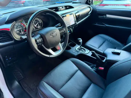 TOYOTA-HILUX-2022