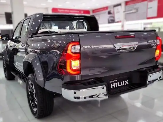 TOYOTA-HILUX-2.8 D-4D TURBO DIESEL CD SRX 4X4 AUTOMÁTICO TOYOTA-HILUX-2026