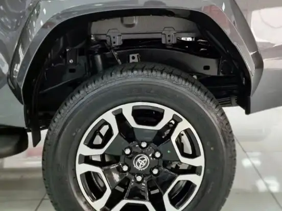 TOYOTA-HILUX-2.8 D-4D TURBO DIESEL CD SRX 4X4 AUTOMÁTICO TOYOTA-HILUX-2026