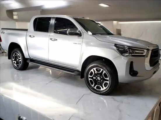 TOYOTA-HILUX-2.8 D-4D TURBO DIESEL CD SRX 4X4 AUTOMÁTICO TOYOTA-HILUX-2026