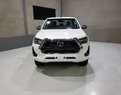 TOYOTA HILUX 2.8 D-4D TURBO DIESEL CD SRX 4X4 AUTOMÁTICO TOYOTA HILUX 2.8 D-4D TURBO DIESEL CD SRX 4X4 AUTOMÁTICO