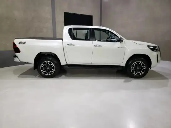TOYOTA-HILUX-2026