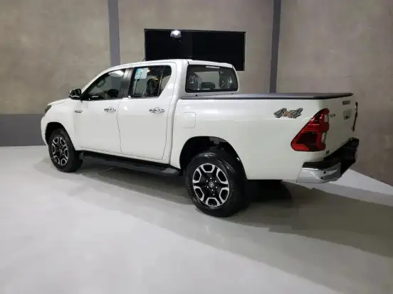 TOYOTA-HILUX-2026