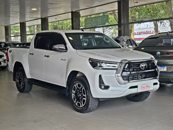 TOYOTA-HILUX-2022