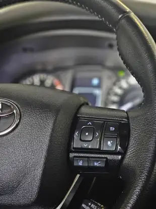 TOYOTA-HILUX-2022