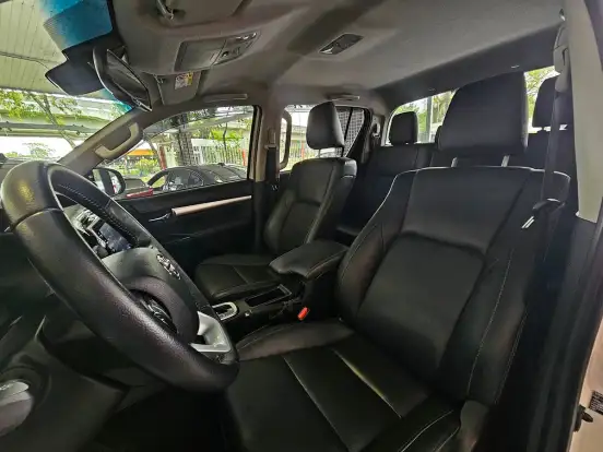 TOYOTA-HILUX-2022