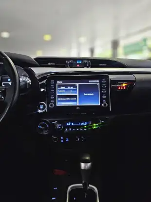 TOYOTA-HILUX-2022