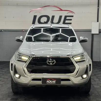 TOYOTA-HILUX-2023