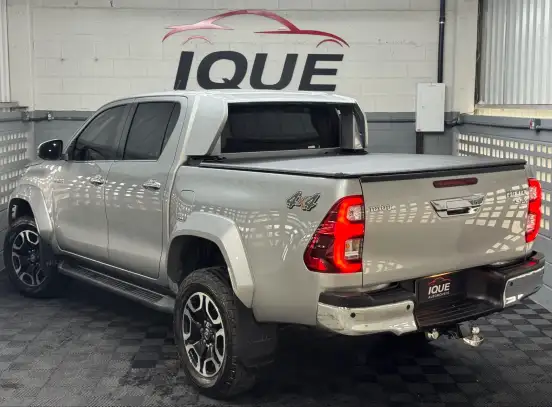 TOYOTA-HILUX-2023