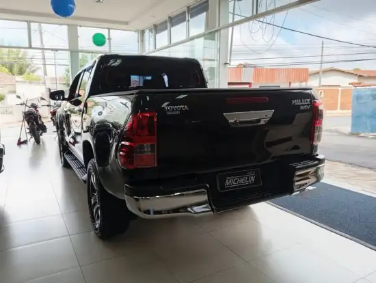 TOYOTA-HILUX-2016