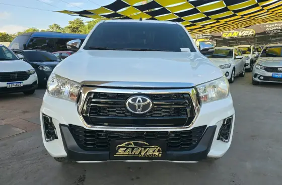 TOYOTA HILUX 2.8 STD 4X4 CD 16V DIESEL 4P MANUAL