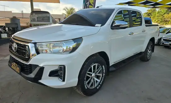 TOYOTA-HILUX-2.8 STD 4X4 CD 16V DIESEL 4P MANUAL TOYOTA-HILUX-2017
